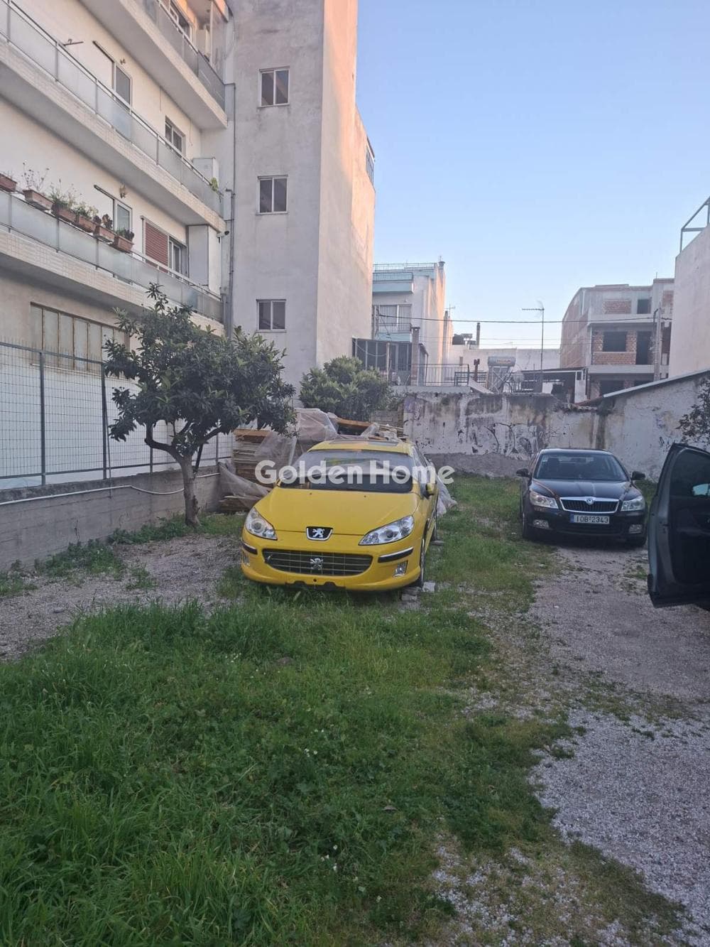 Building Plot in Nea Sepolia, Peristeri — Photo 1 of 4
