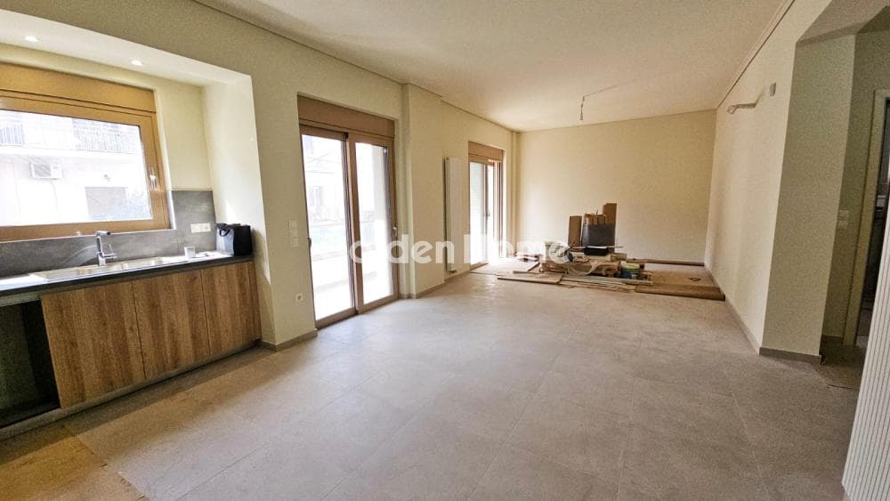 Apartment in Schinias, Peristeri — Photo 2 of 12