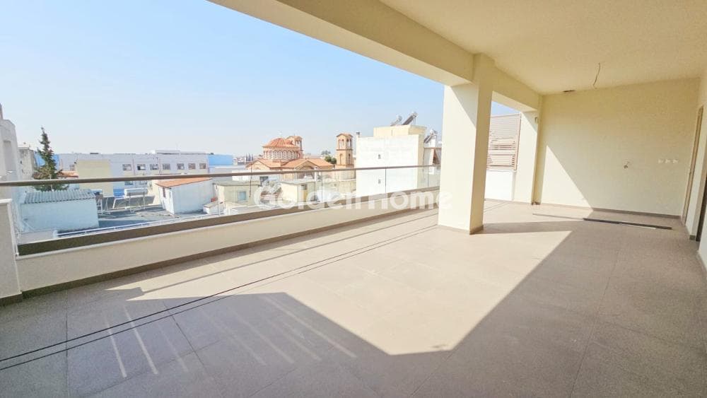 Apartment in Schinias, Peristeri — Photo 1 of 20