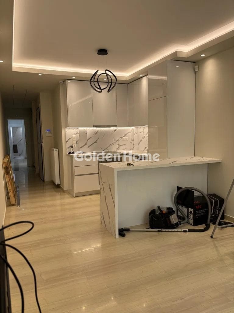Apartment in Center, Moschato — Photo 3 of 14