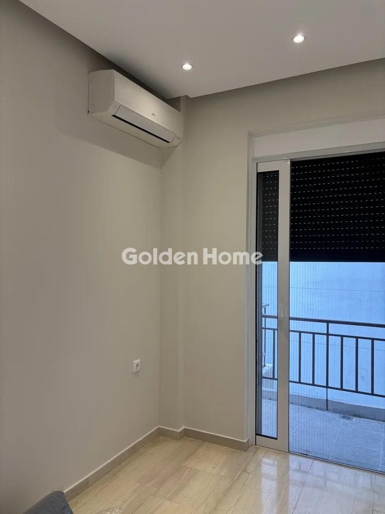 Apartment in Center, Moschato — Photo 7 of 14