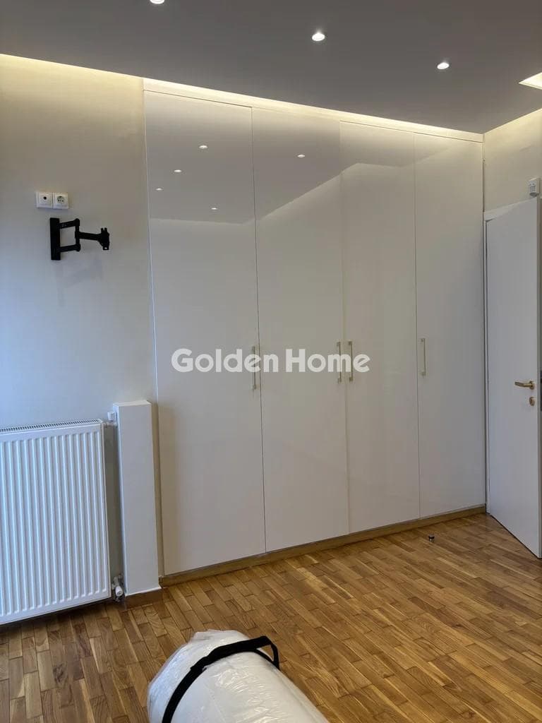 Apartment in Center, Moschato — Photo 8 of 14