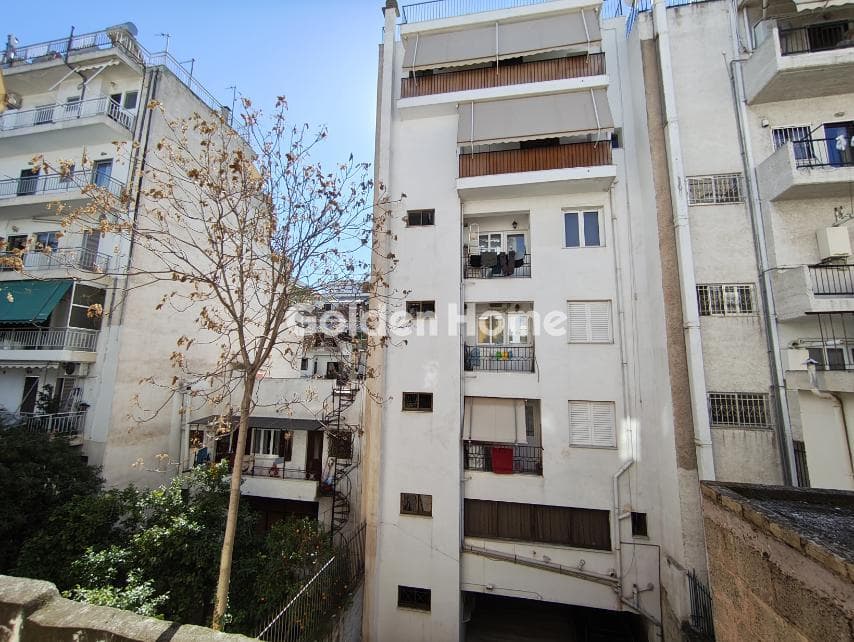 Apartment in Center, Dafni — Photo 15 of 17