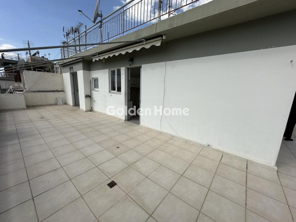Apartment in Pigada, Piraeus — Photo 2 of 13