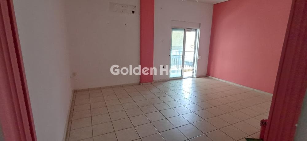 Apartment in Center, Agios Dimitrios — Photo 1 of 14