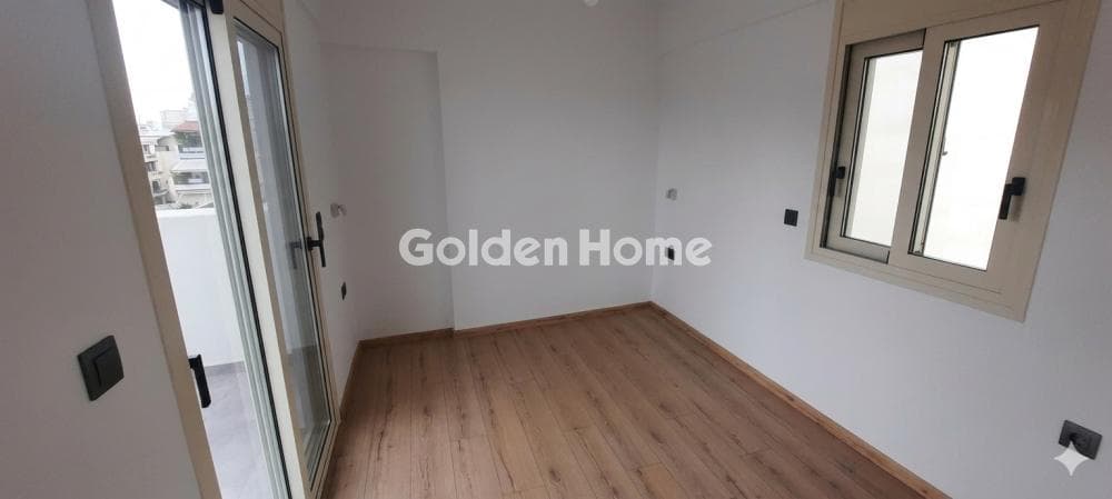 Apartment in Center, Neos Kosmos — Photo 1 of 17