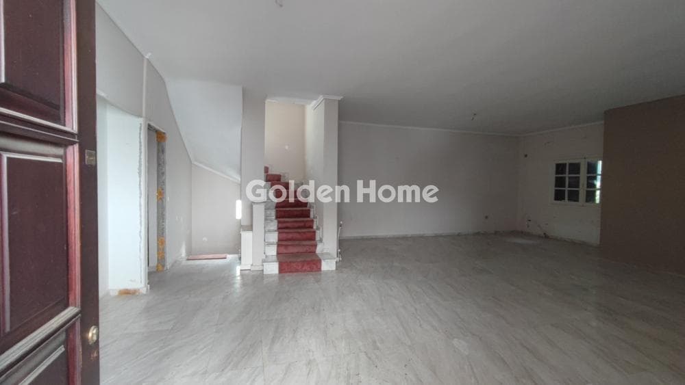 House in Center, Panorama — Photo 18 of 45