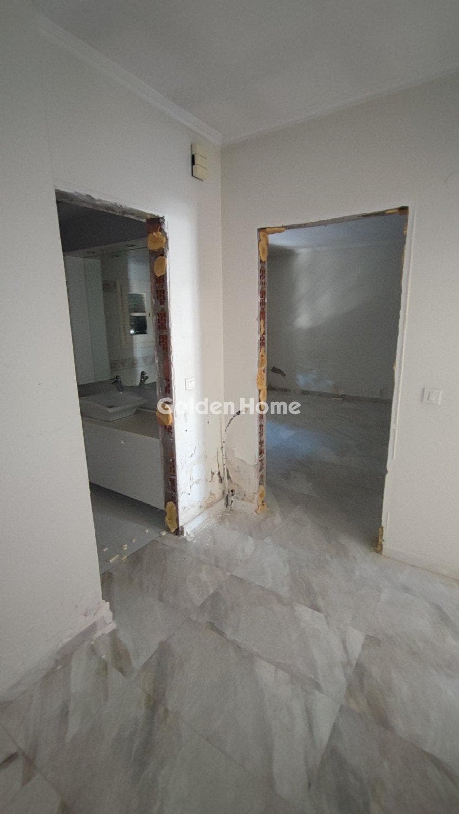 House in Center, Panorama — Photo 23 of 45