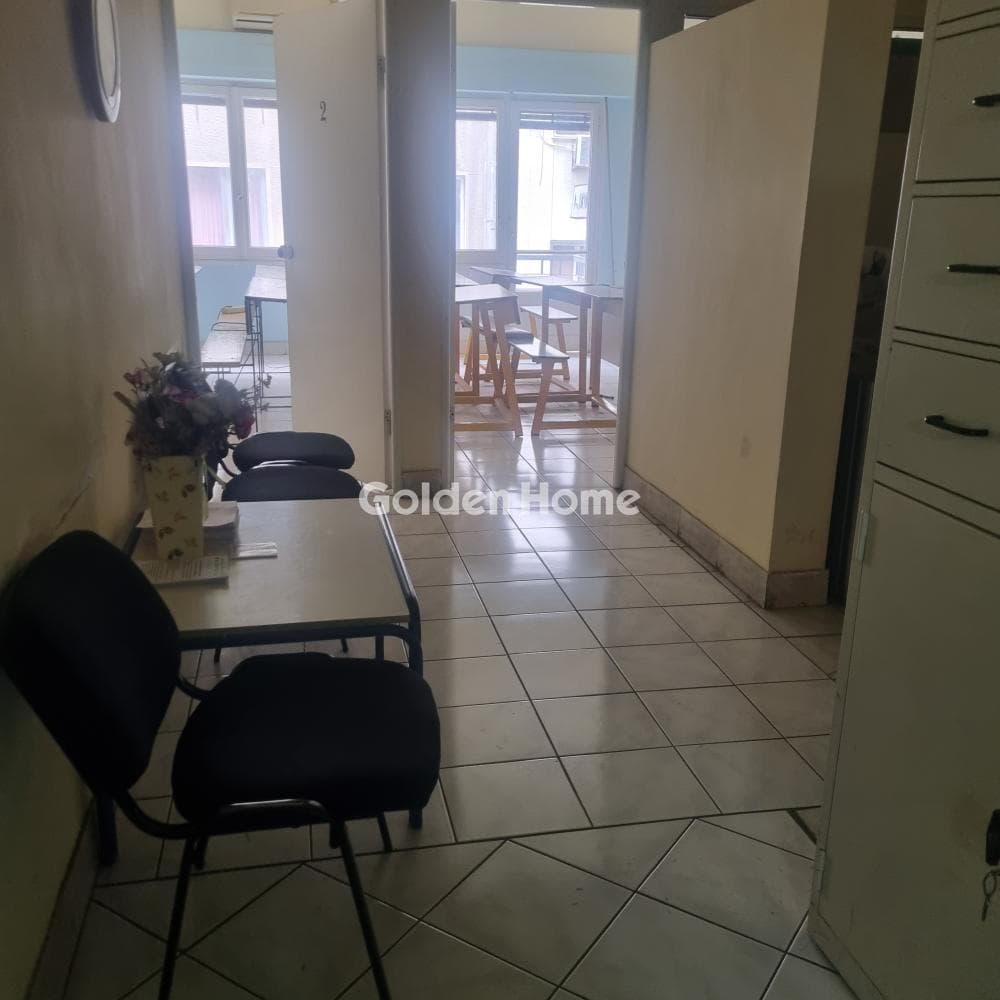 Office in Plateia Vathis, Kentro — Photo 4 of 12