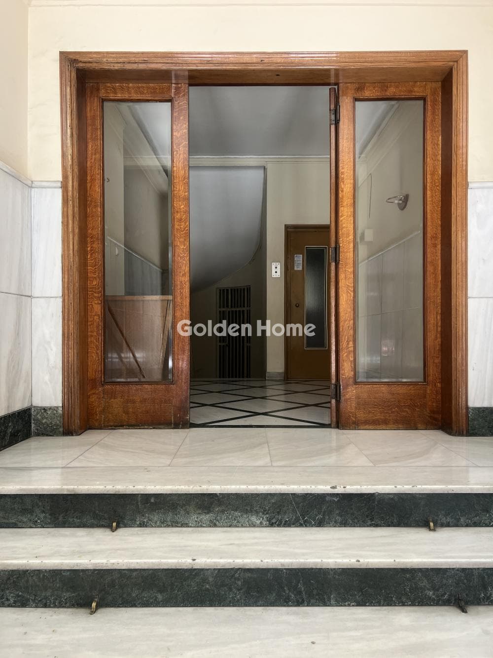 Apartment in Pedion Areos, Exarchia - Neapoli — Photo 1 of 28