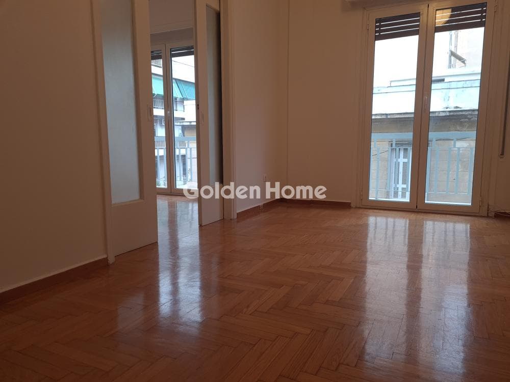 Apartment in Fokionos Negri, Kipseli — Photo 1 of 15