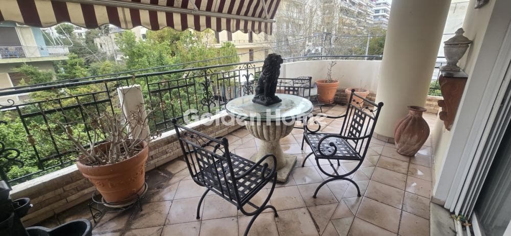 Apartment in Trocadero, Palaio Faliro — Photo 1 of 36