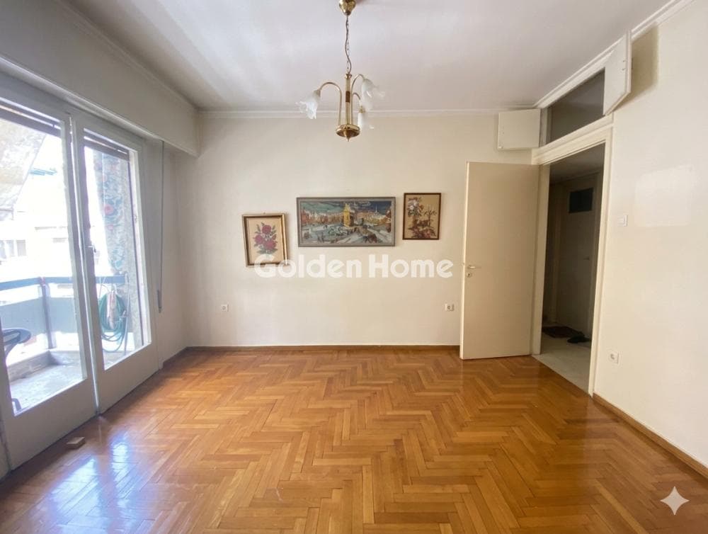 Apartment in Plateia Koliatsou, Patision - Acharnon — Photo 1 of 15