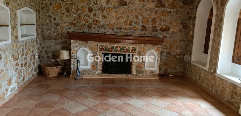 House in Lofos Antheon, Stamata — Photo 2 of 11