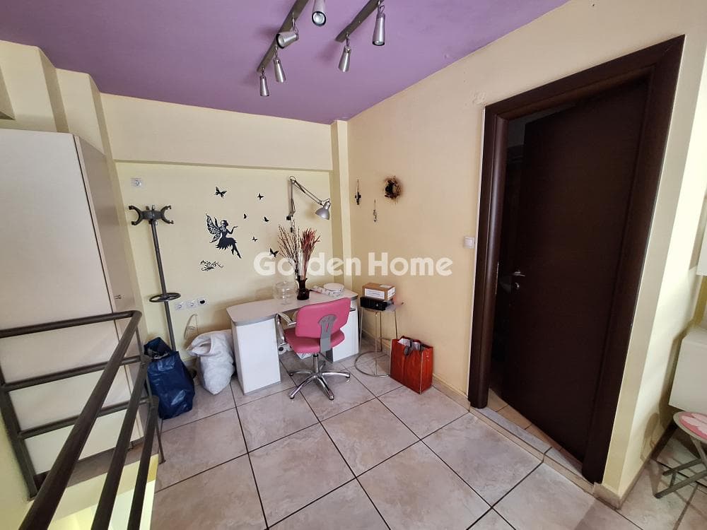 Retail Store in Alsos, Nea Smyrni — Photo 11 of 16