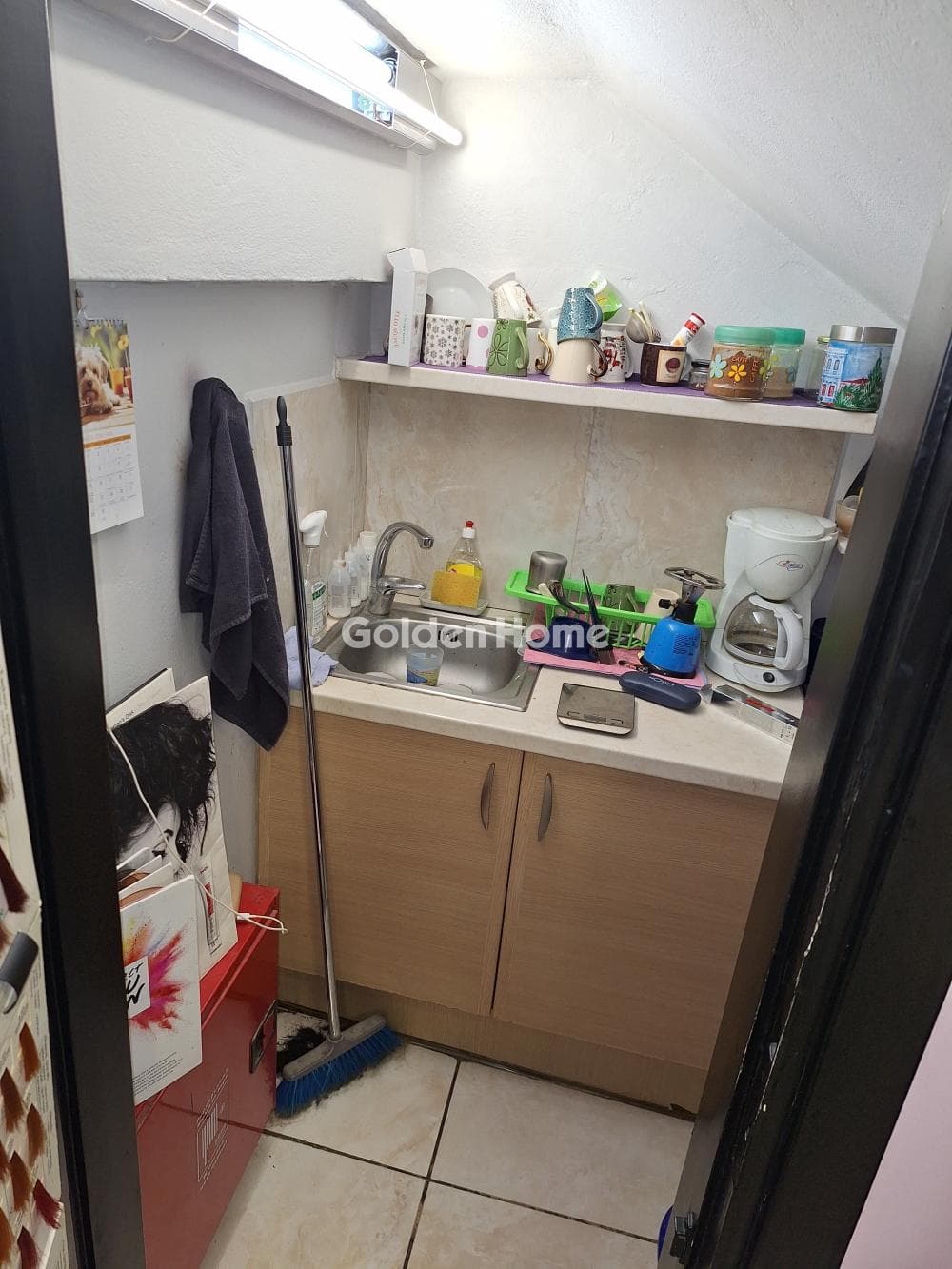 Retail Store in Alsos, Nea Smyrni — Photo 7 of 16