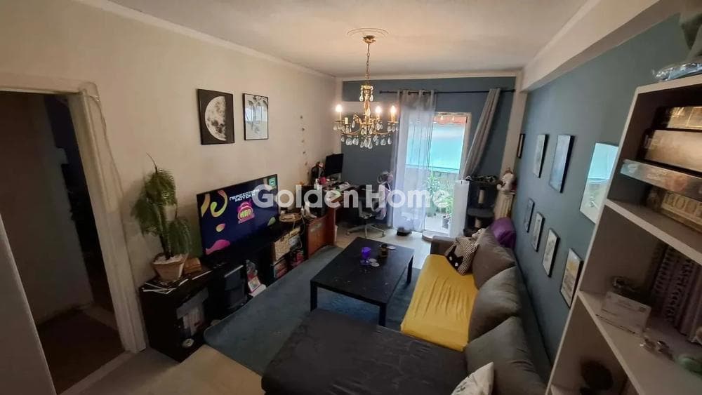 Apartment in Maniatika, Piraeus — Photo 1 of 9