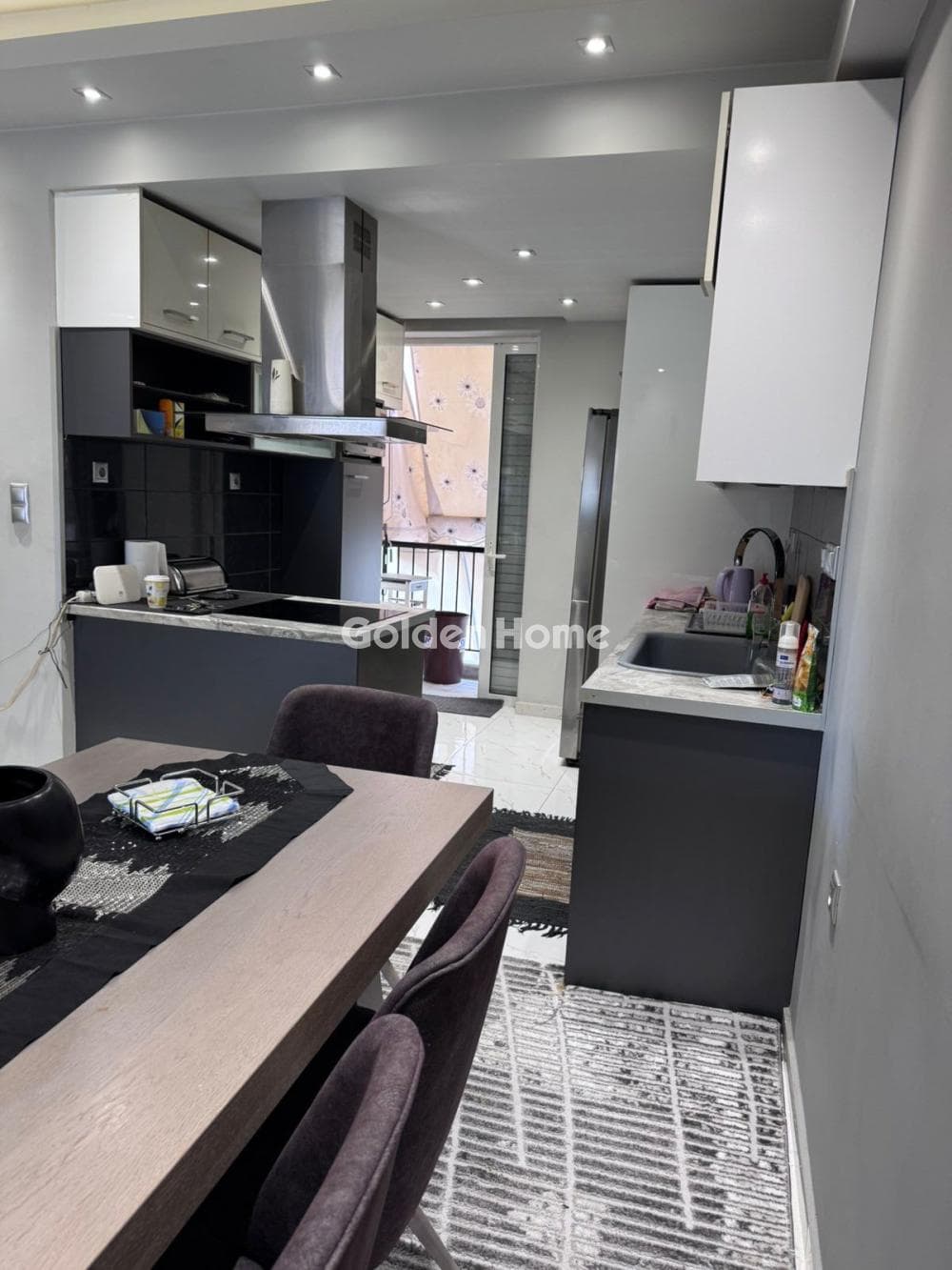 Apartment in Tourkovounia, Keratsini — Photo 2 of 12