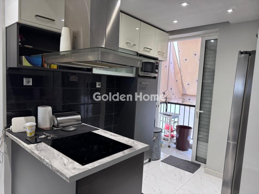Apartment in Tourkovounia, Keratsini — Photo 3 of 12