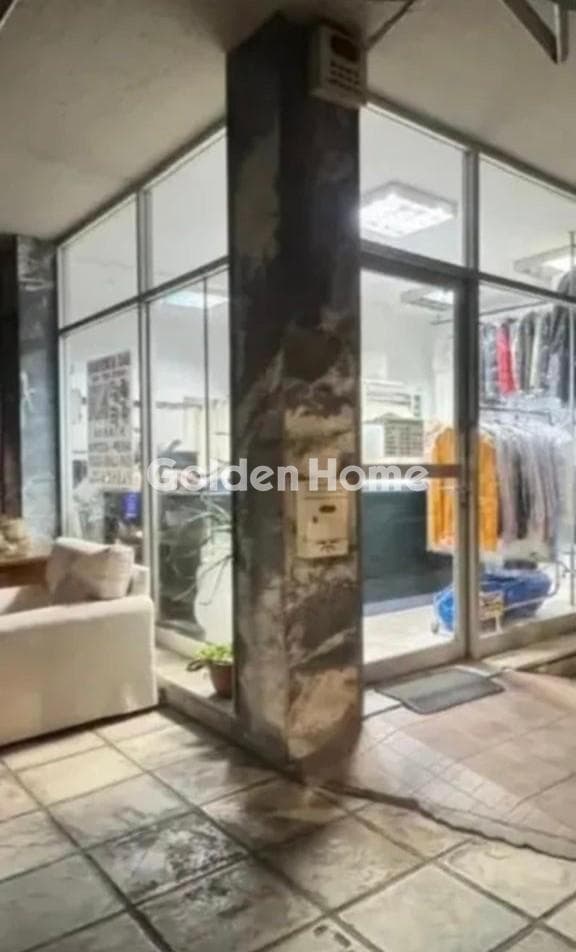 Retail Store in Center, Kalamaria — Photo 3 of 3