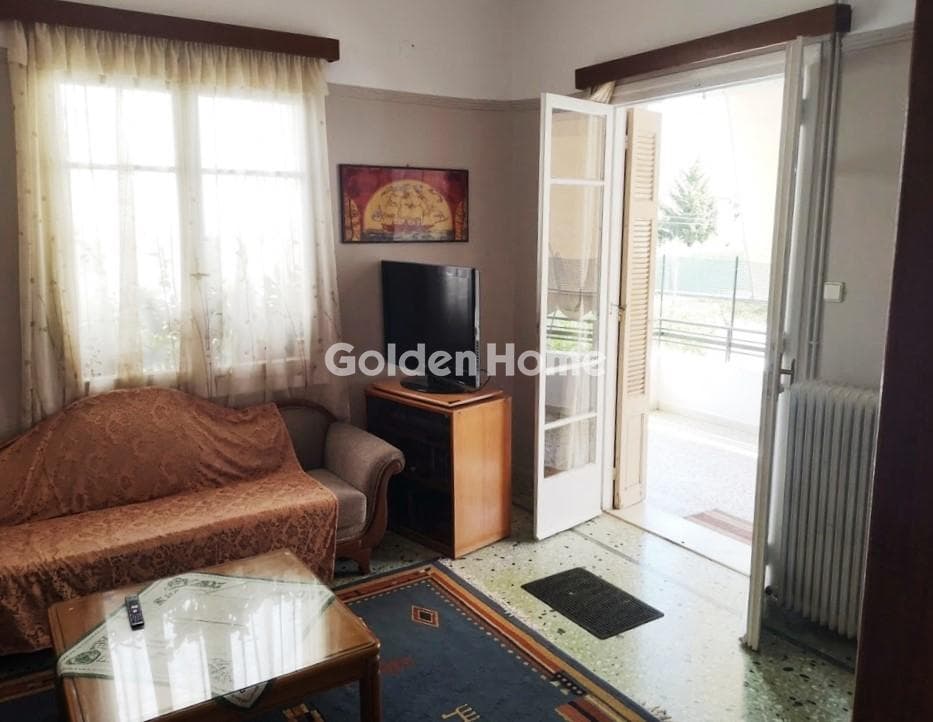 Apartment in Osios Loukas, Patisia — Photo 1 of 14