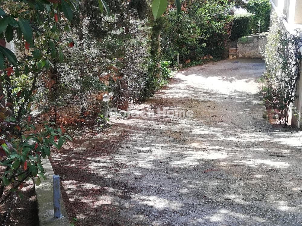 Χώρος Στάθμευσης στην Άνω Μελίσσια, Μελίσσια — Φωτογραφία 17 από 18