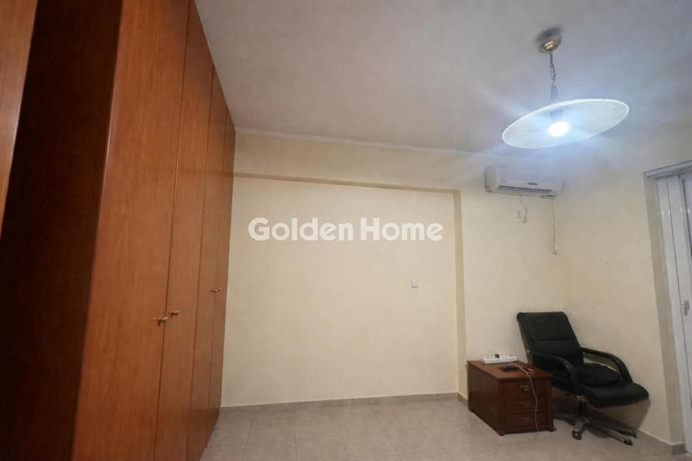 Apartment in Agios Georgios, Keratsini — Photo 3 of 7