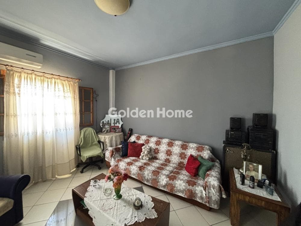 Apartment in Attalos, Kamatero — Photo 1 of 9