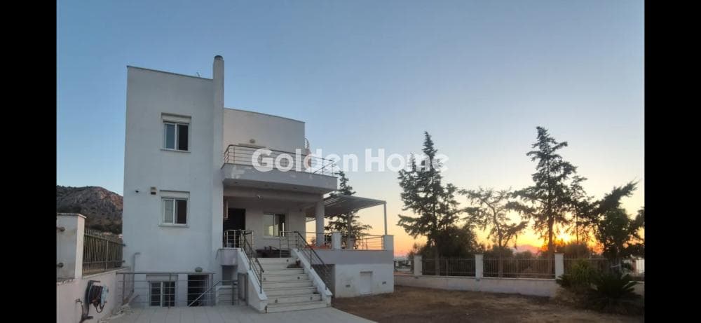 House in Megalo Ntoroto, Salamina — Photo 1 of 9