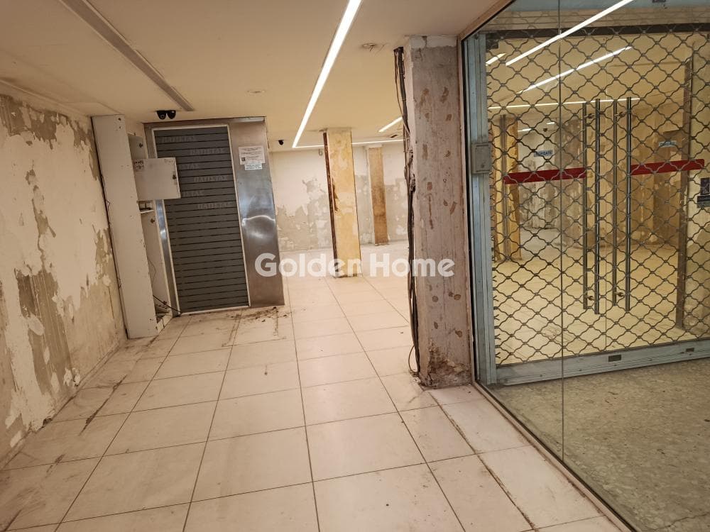 Retail Store in Platia Karitsi, Kentro — Photo 9 of 10