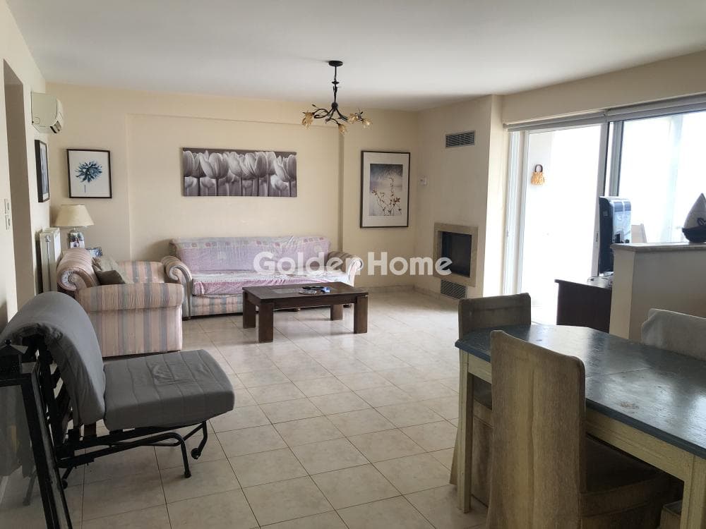 Apartment in Porto Rafti, Vravrona — Photo 1 of 14