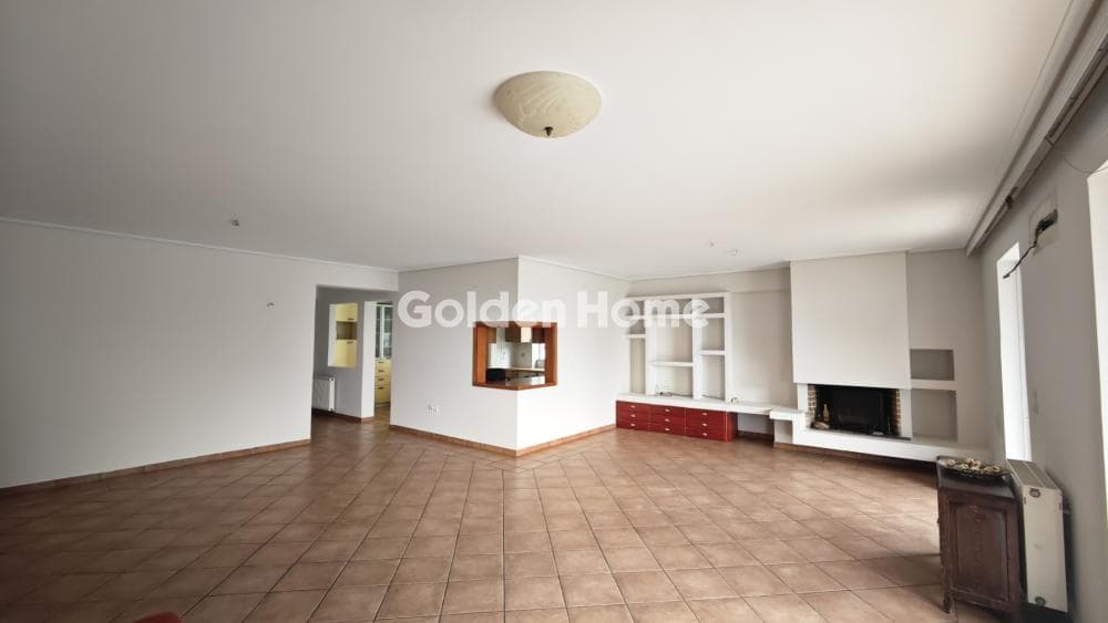 Apartment in Alsos, Nea Smyrni — Photo 1 of 40