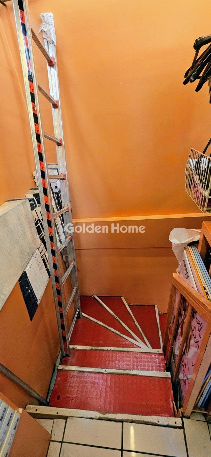 Retail Store in Oria Imittou, Pagkrati — Photo 2 of 13