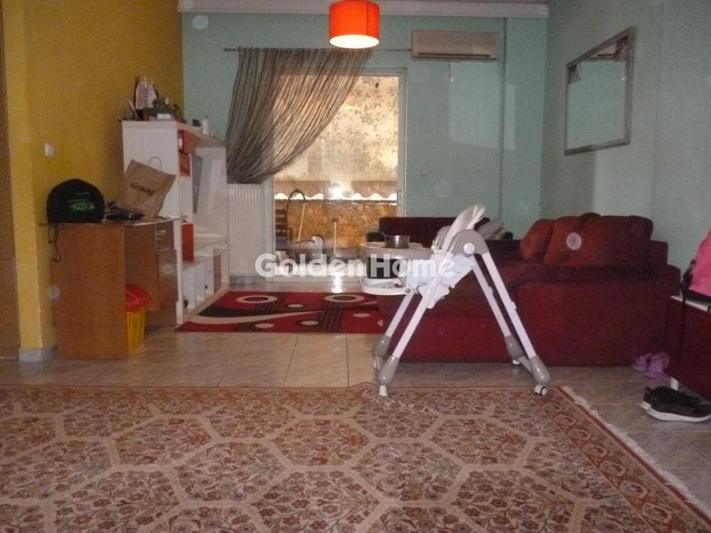 Apartment in Center, Neos Kosmos — Photo 1 of 22