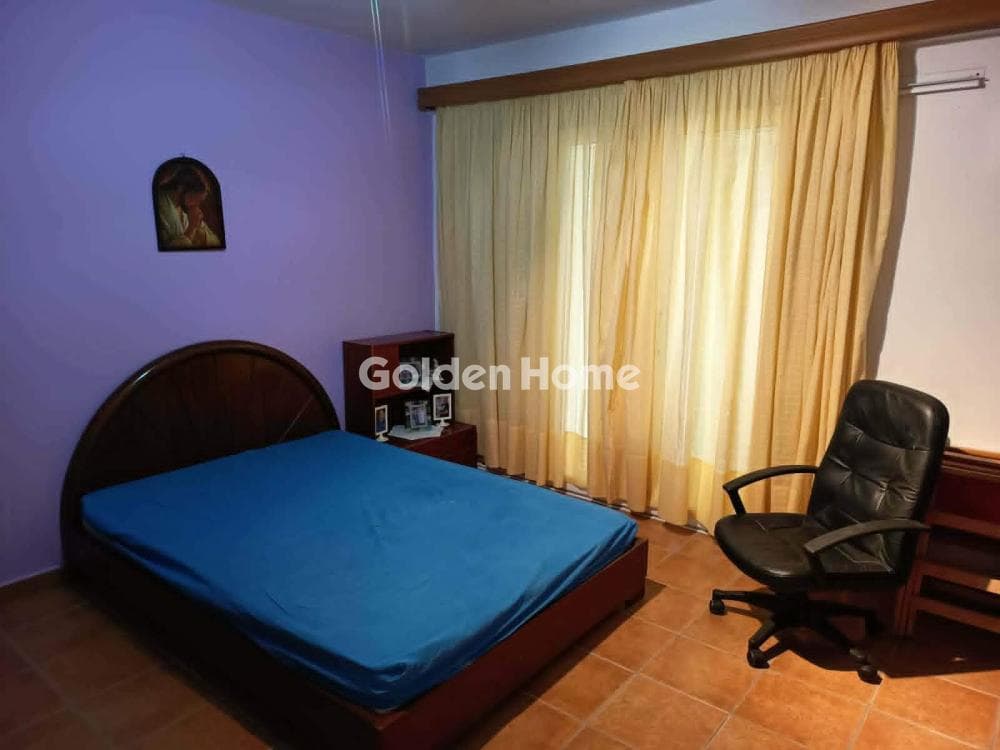 House in Vathi, Salamina — Photo 5 of 14