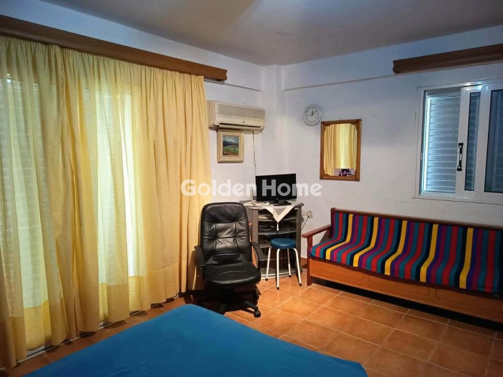 House in Vathi, Salamina — Photo 12 of 14