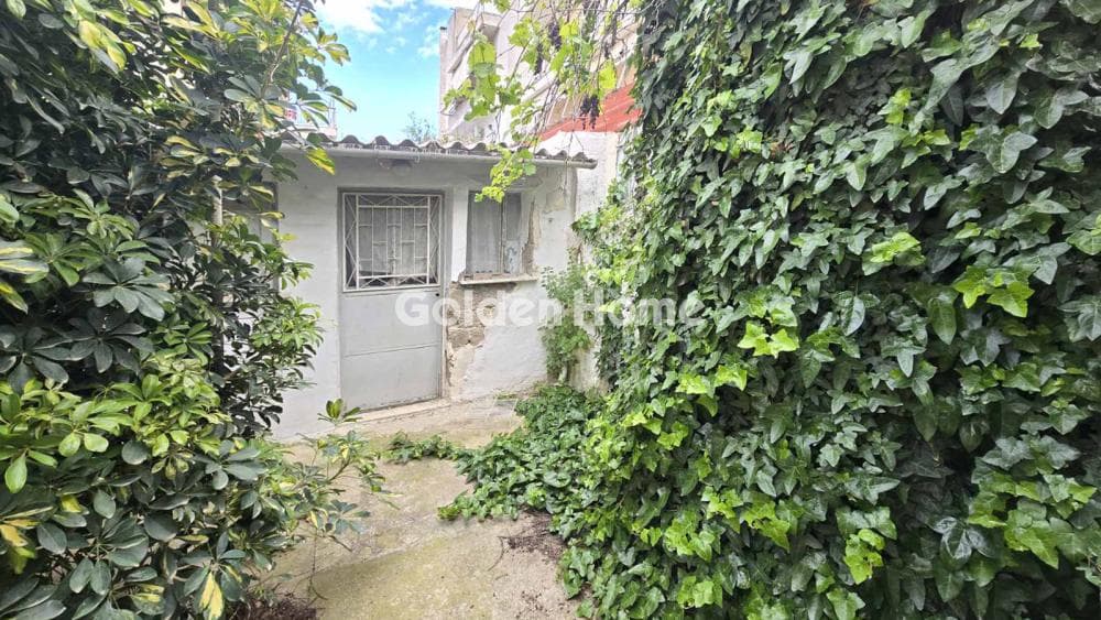 Building Plot in Aspra Chomata, Peristeri — Photo 1 of 3