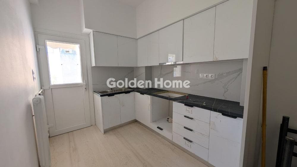 Apartment in Chrisaki, Nea Smyrni — Photo 2 of 13