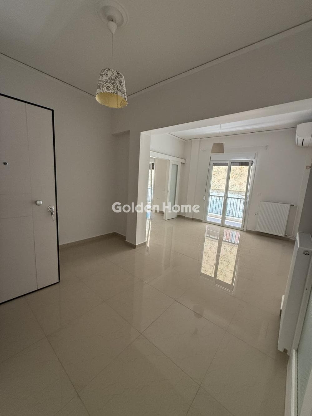 Apartment in Palaia Kokkinia, Piraeus — Photo 1 of 10