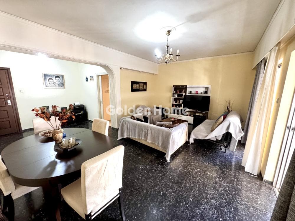 Apartment in Politechnioupoli, Zografou — Photo 1 of 9