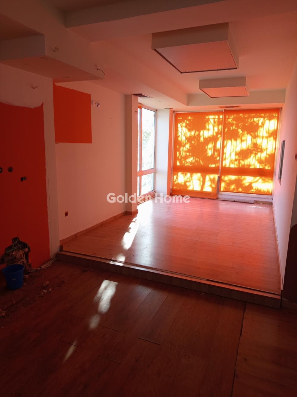 Retail Store in Center, Efkarpia — Photo 4 of 31