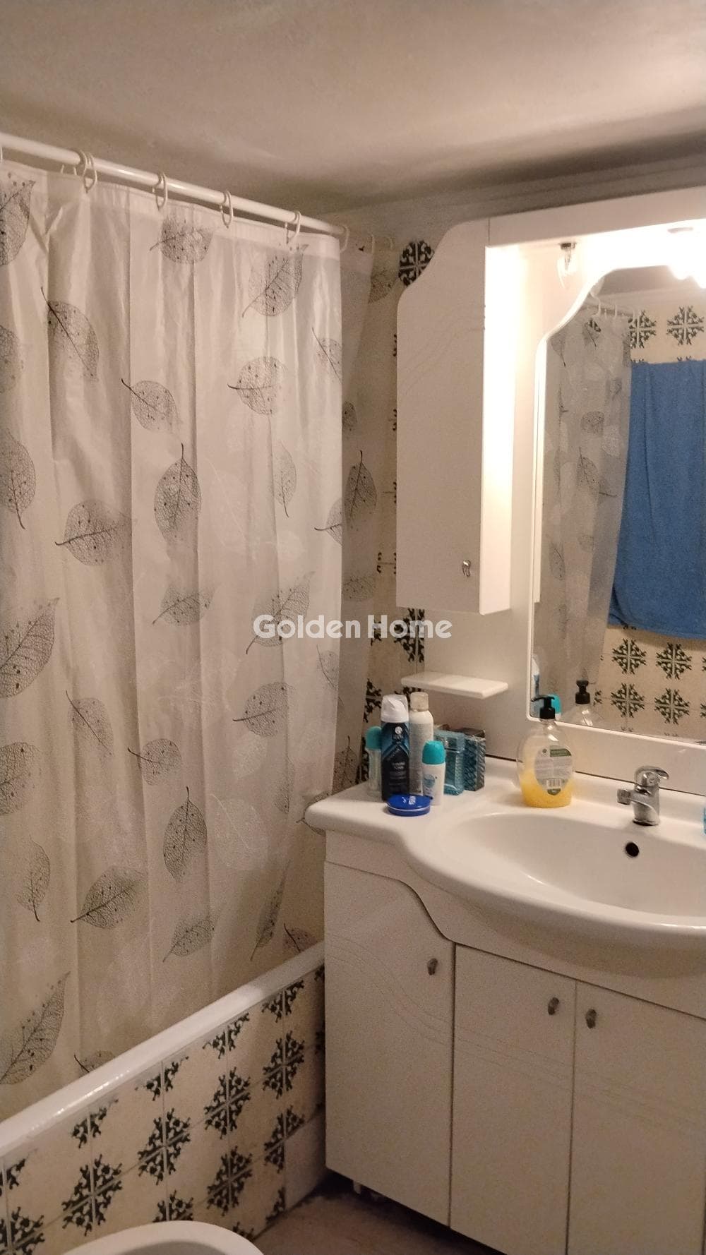 Apartment in Kareas, Vironas — Photo 2 of 9