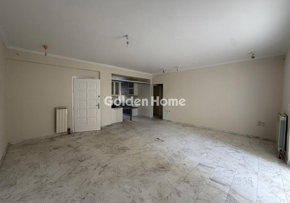 Apartment in Agios Panteleimon, Drapetsona — Photo 1 of 14