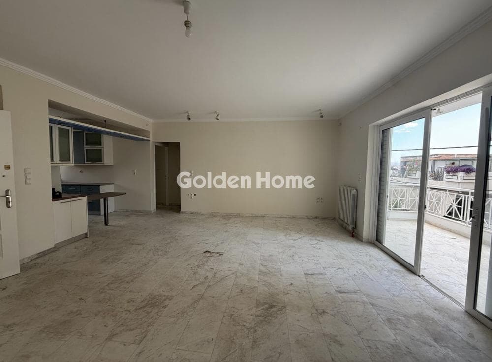 Apartment in Lipasmata, Drapetsona — Photo 1 of 15