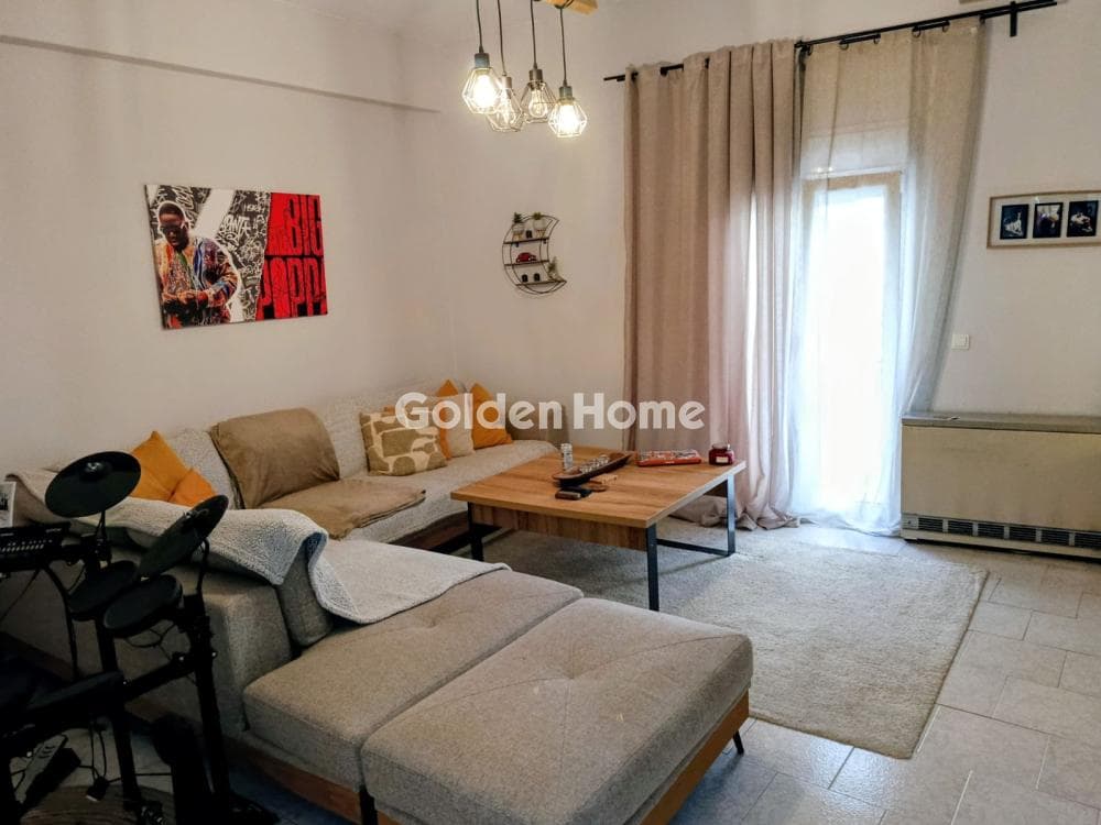 Apartment in Viamax, Peristeri — Photo 1 of 10