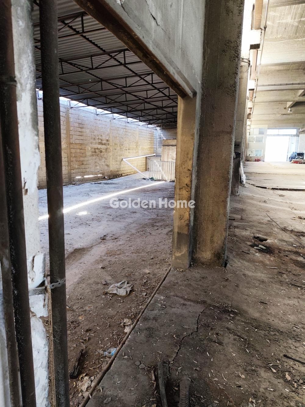 Industrial Space in Aspra Chomata, Nikaia — Photo 7 of 8