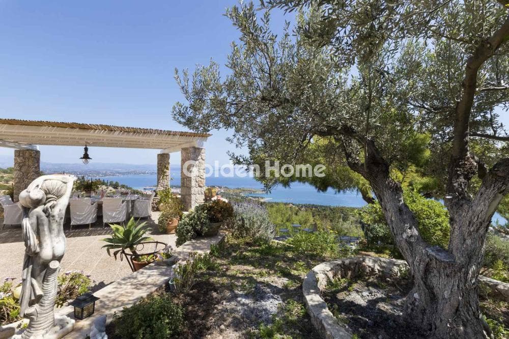 House in Moni Agion Panton, Spetses — Photo 2 of 25