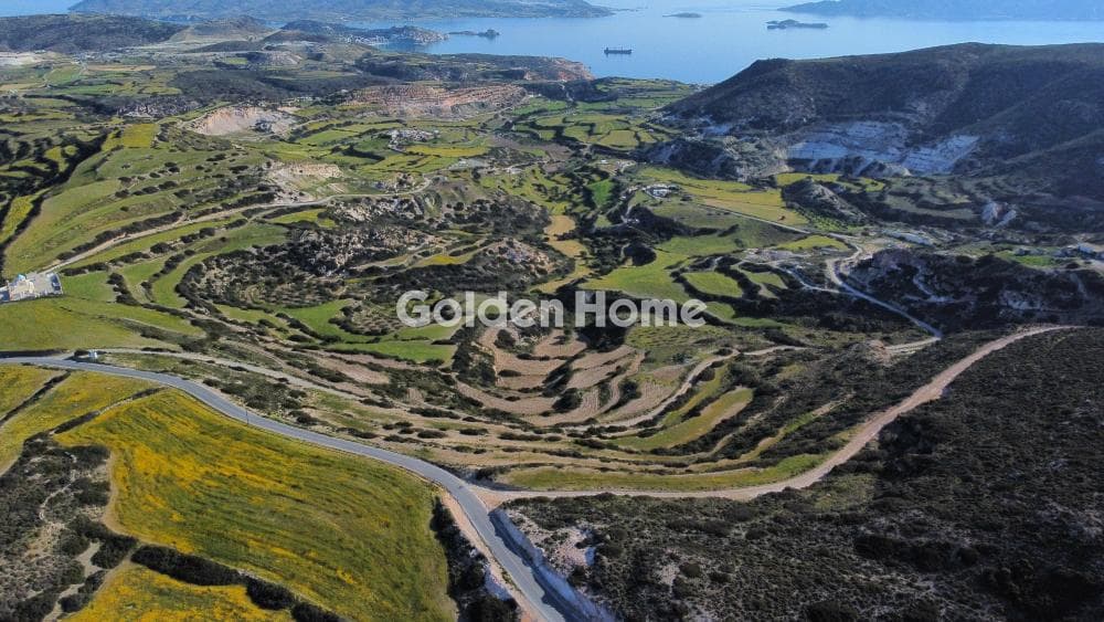 Αγροτεμάχιο στην Κόμια, Μήλος — Φωτογραφία 1 από 5
