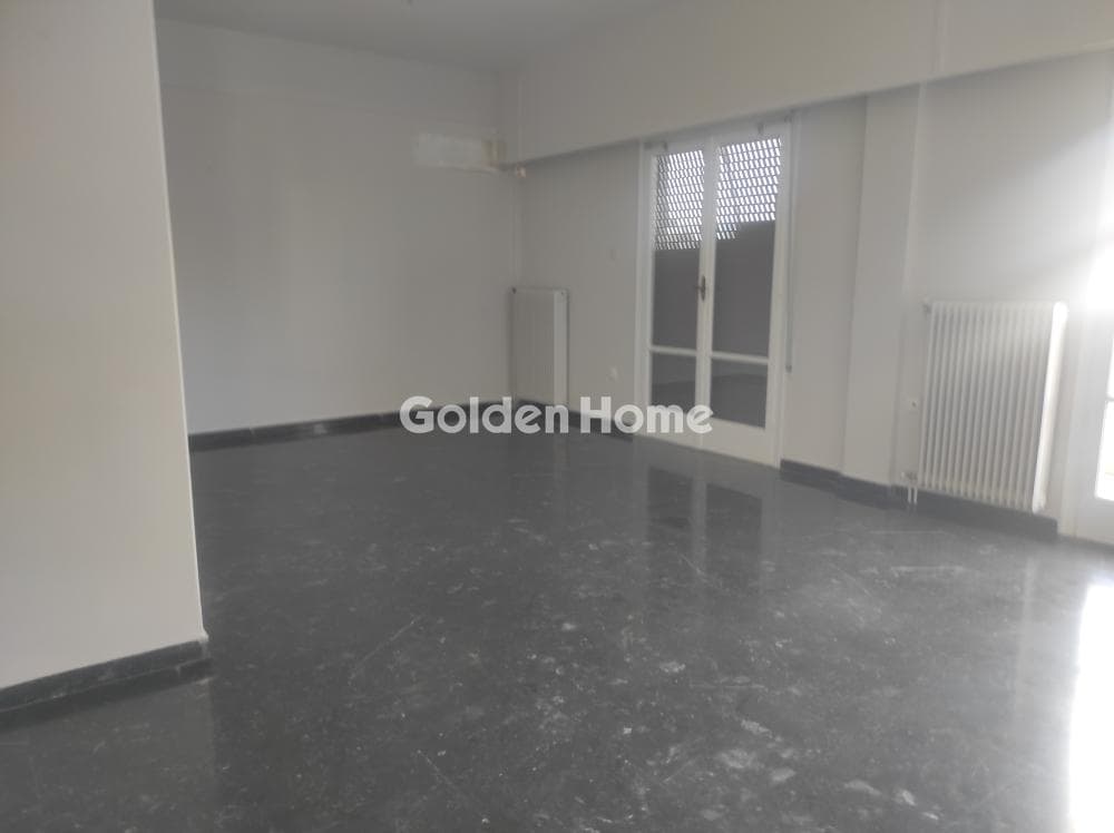 Apartment in Chrisaki, Nea Smyrni — Photo 2 of 16