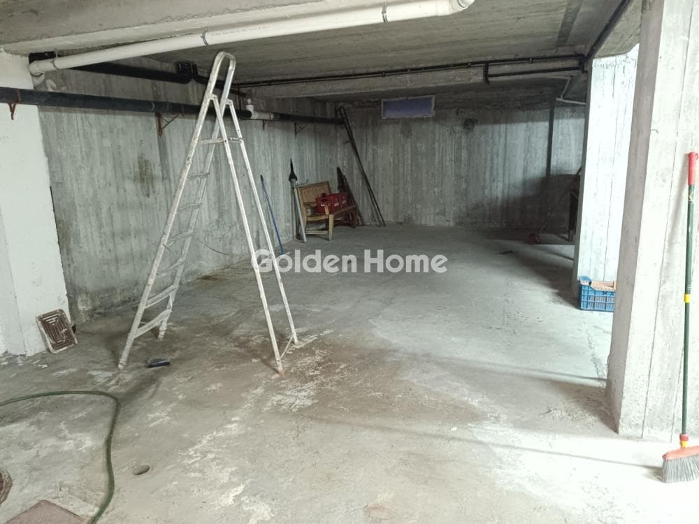 Warehouse in Micheli, Ilion — Photo 1 of 7